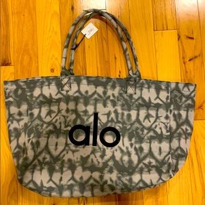Alo yoga bag